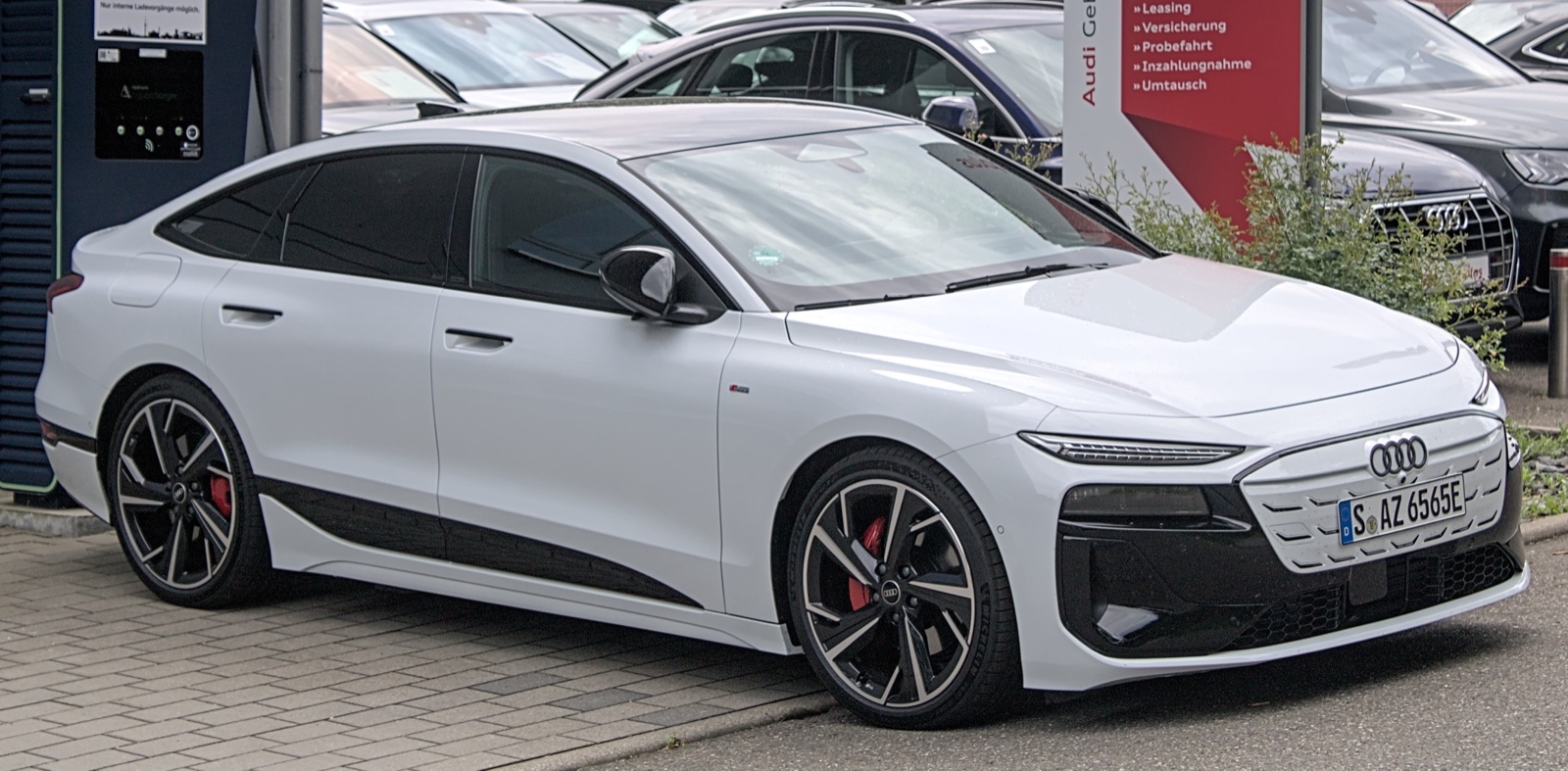 2026 Audi A6 e-tron Electric Luxury Sedan Lease Review: 800V Charging, Range & Fleet Specials