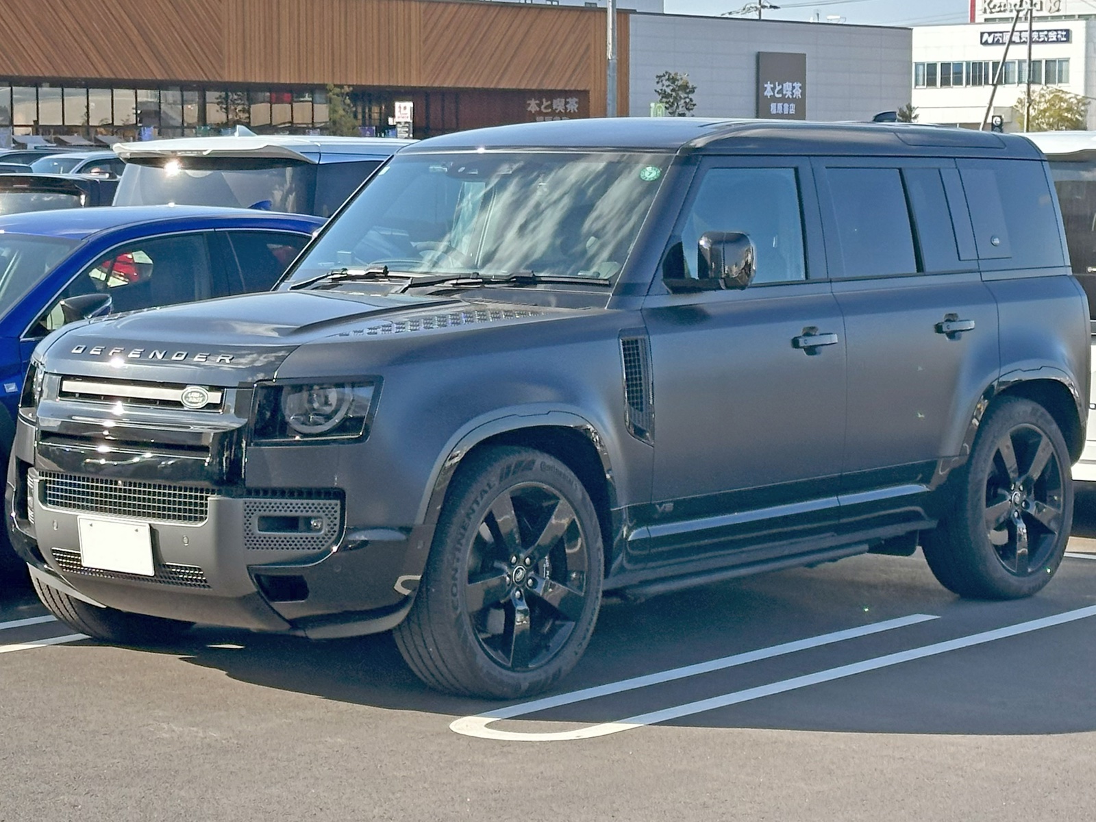 2026 Land Rover Defender Lease Guide: 90 vs 110 vs 130 Specs, Residuals & Zero-Down Deals